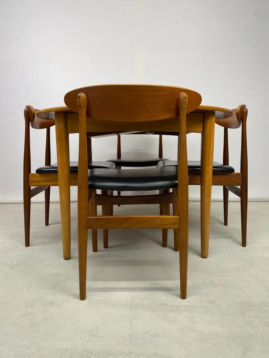 Mid Century Round Extendable Dining Table & Chairs - Image 2