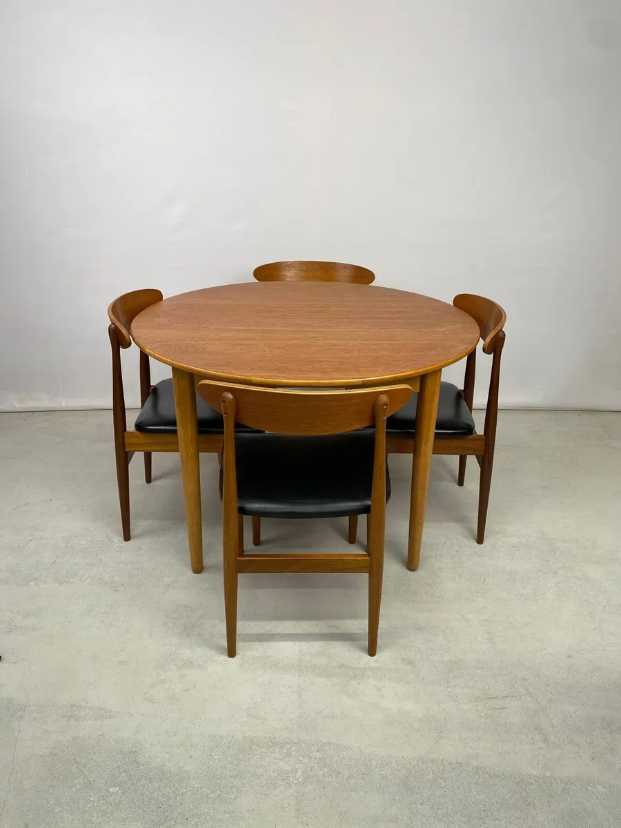 Mid Century Round Extendable Dining Table & Chairs - Image 1