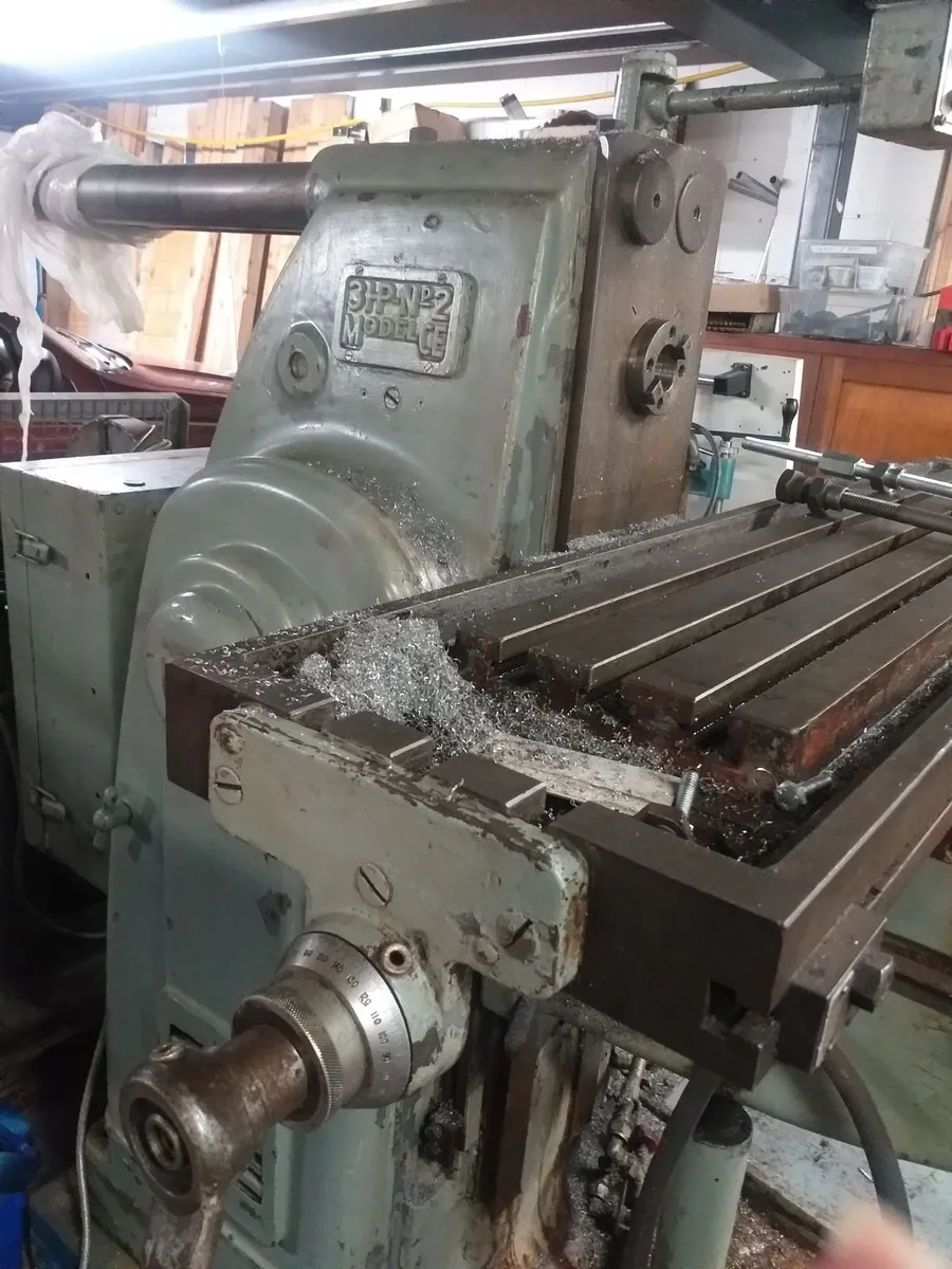 Milling machine - Image 1