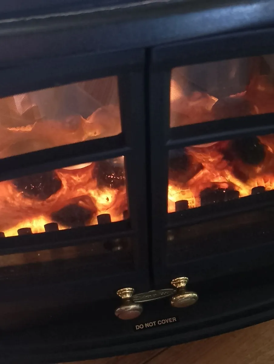 Dimplex electric stove - Image 1