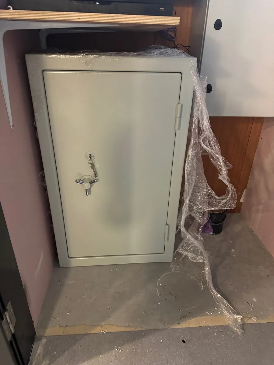Safes - Image 1