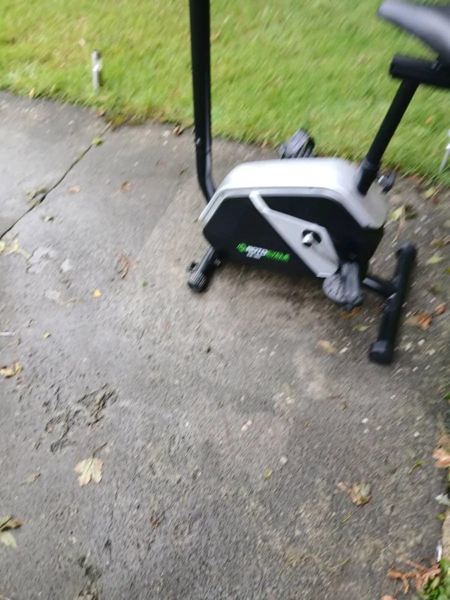 Exercise bike - Image 4