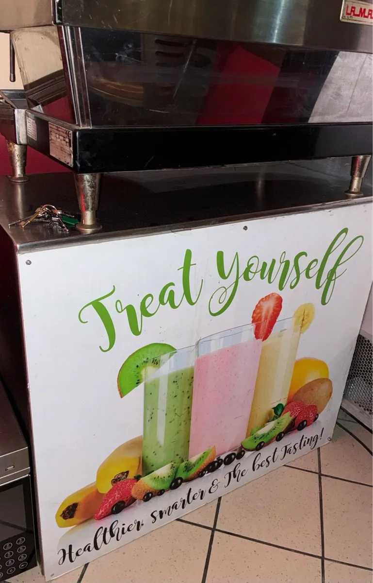 I meter white deli serve over unit as new... - Image 3