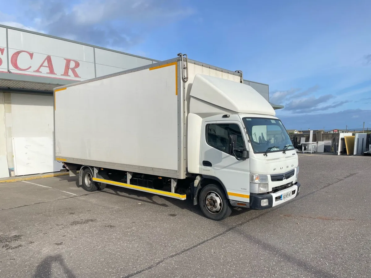 2016 Mitsubishi Fuso Canter 20ft Box Truck - Auto - Image 1