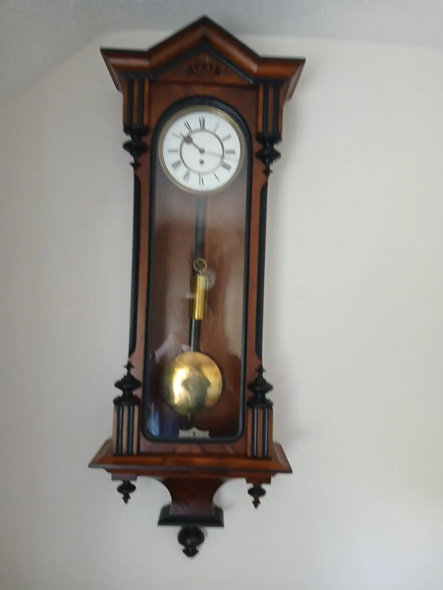 Antique clock. - Image 1