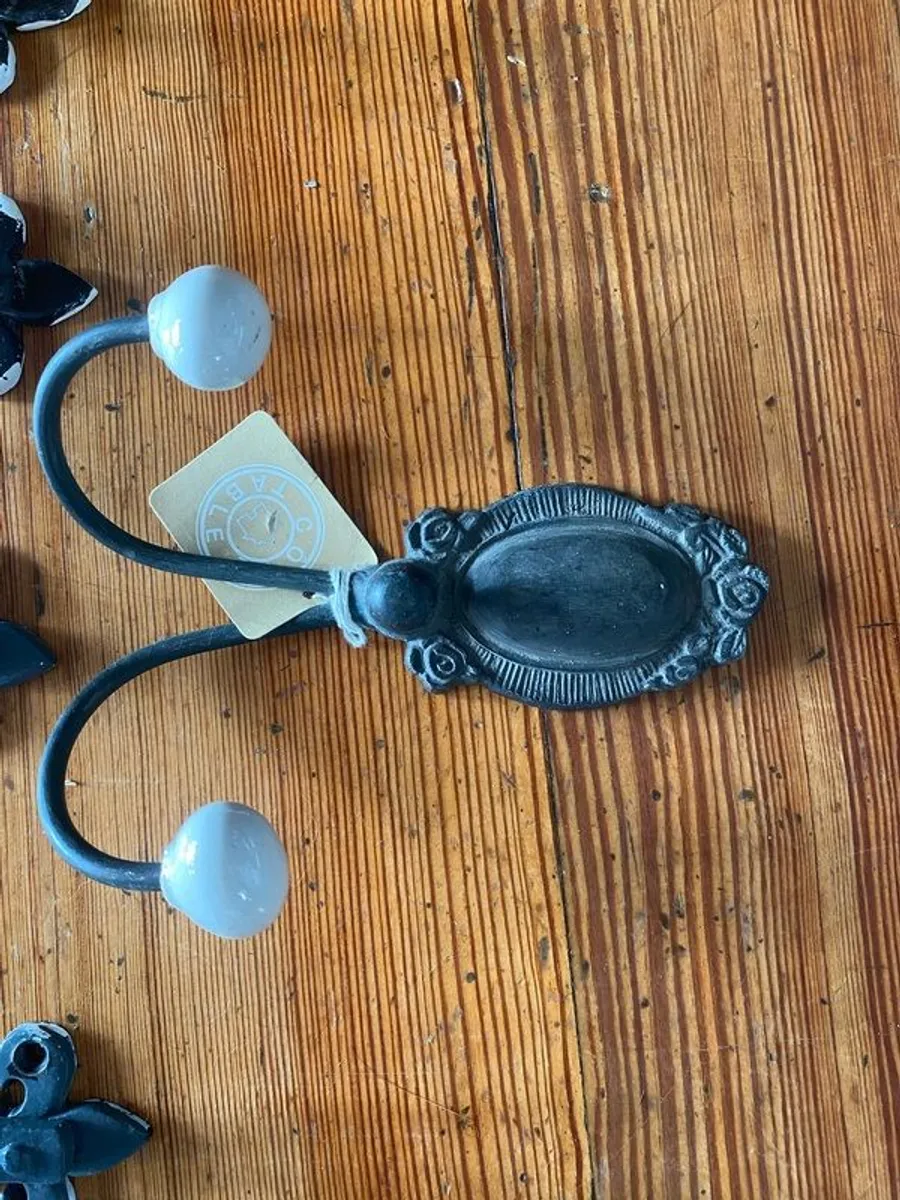 Job lot of Vintage Coat Hooks - Image 2