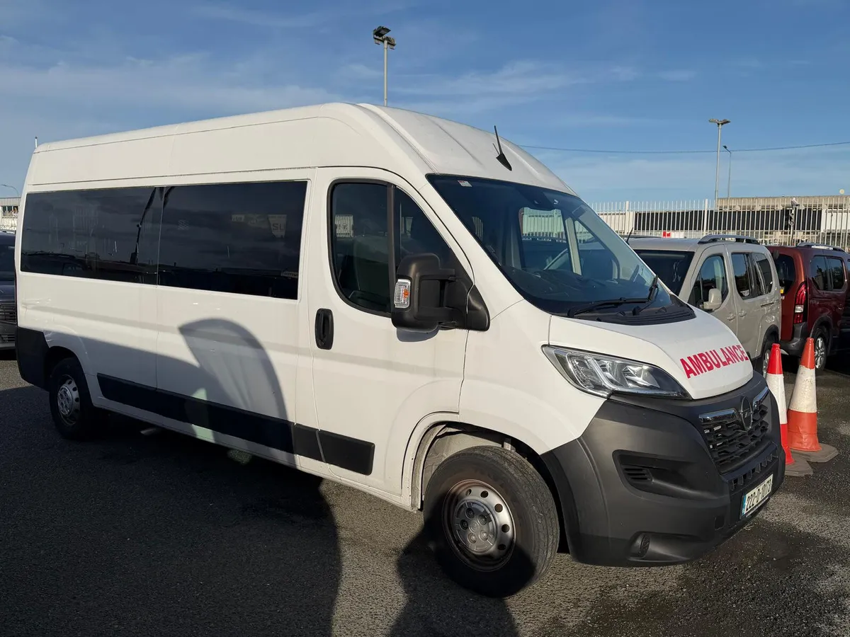 2022 Opel Movano L3H2 3.5T  Wheelchair Minibus - Image 4