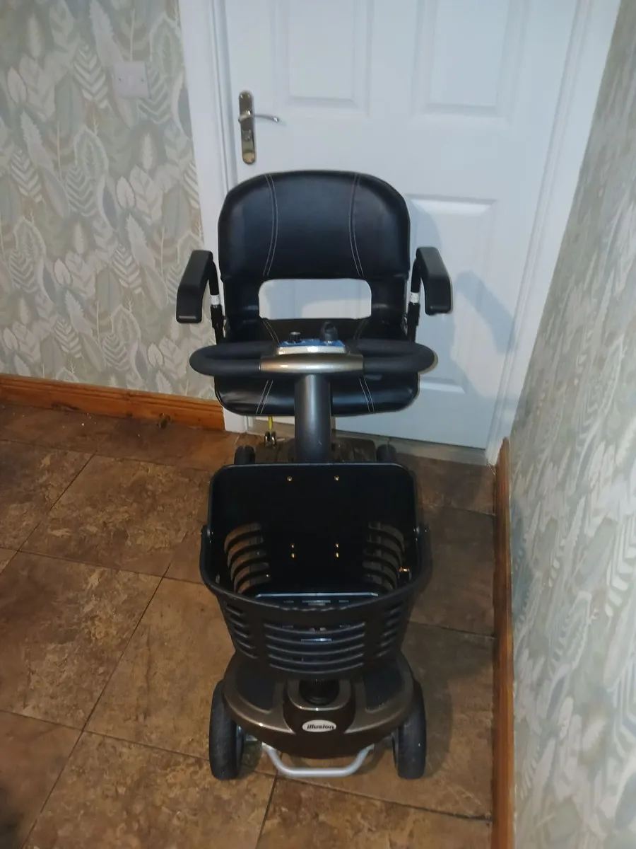 ISB Illusion Mobility Scooter, Excellent Condition - Image 2