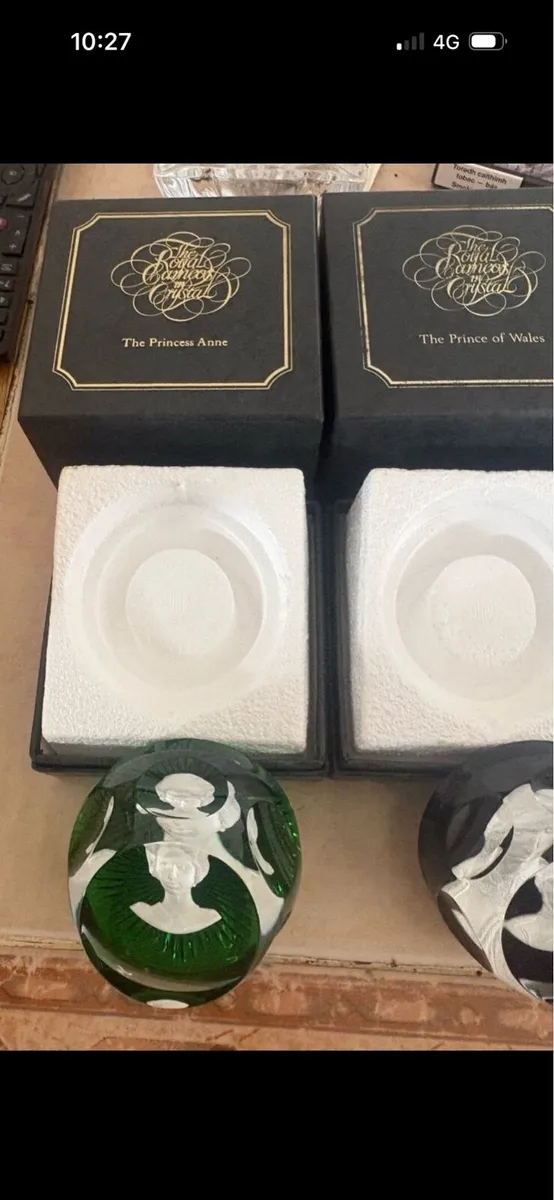 4 pinches baccarat commemorative paperweights - Image 3