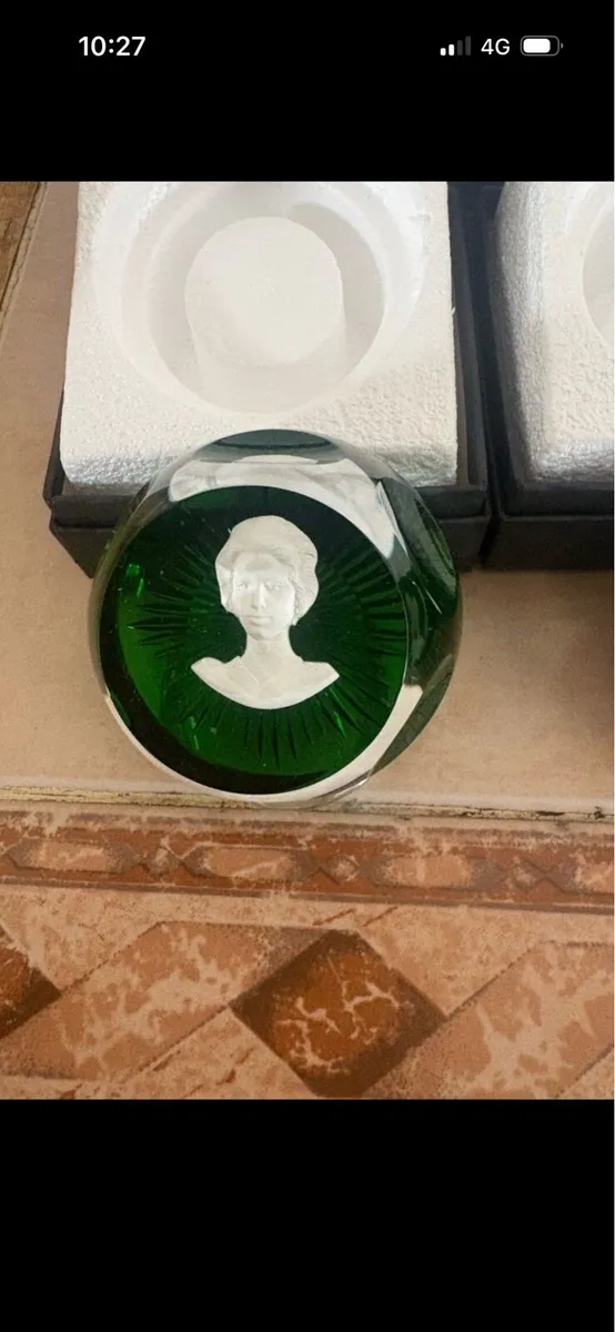 4 pinches baccarat commemorative paperweights - Image 4