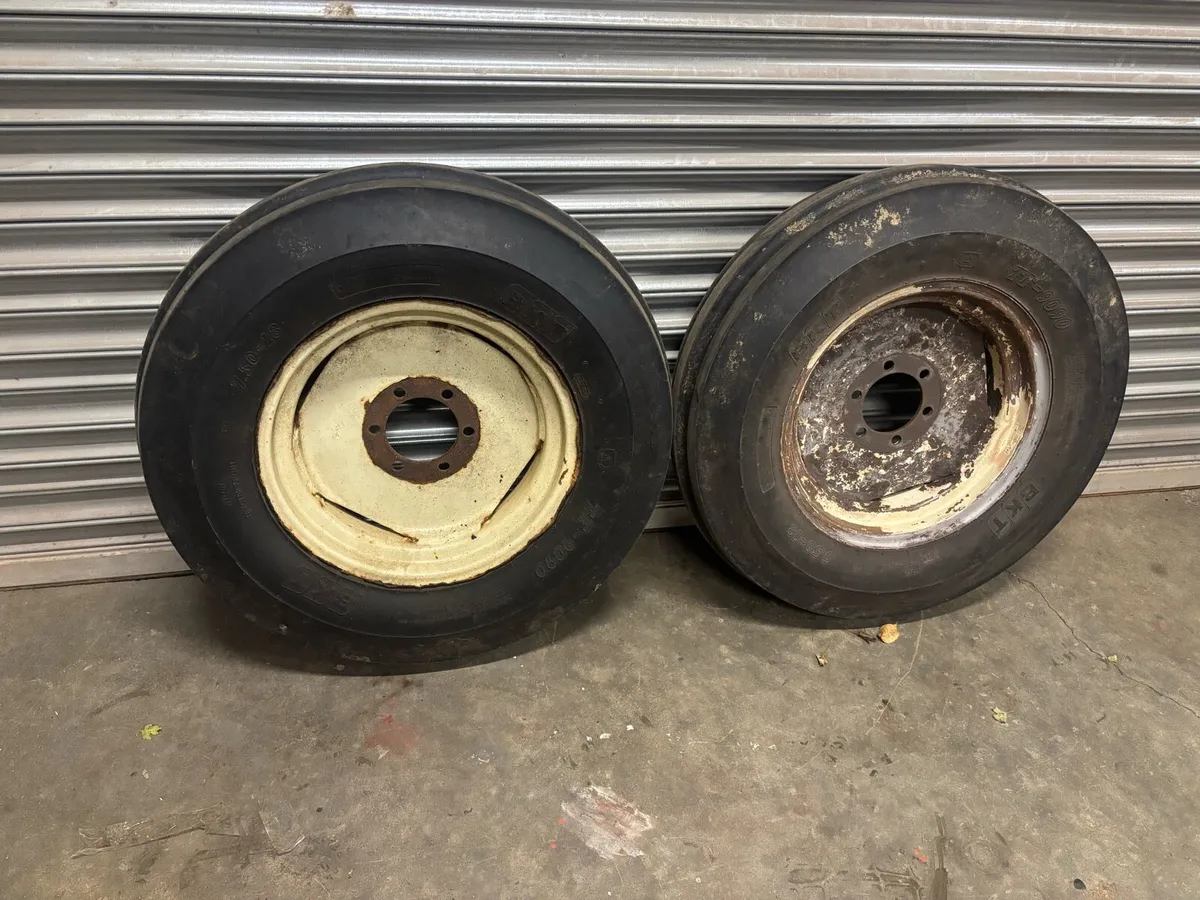 Fiat wheels and sidepanel - Image 1