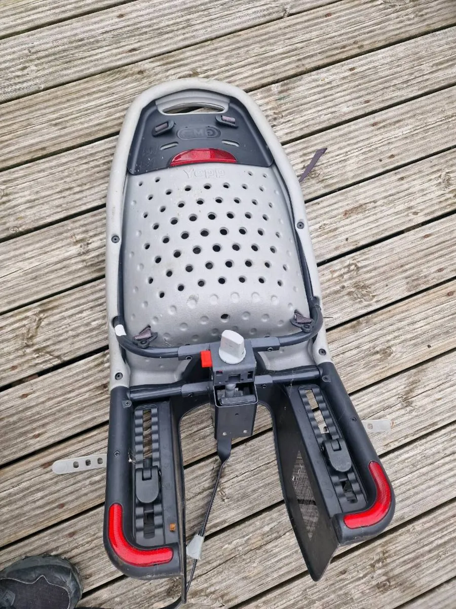 Thule child bike seats - Image 3