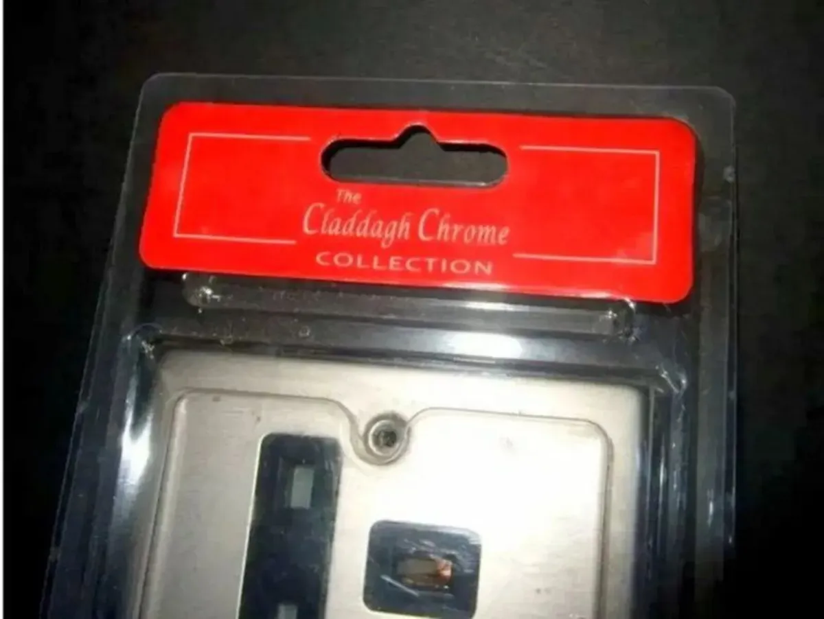 Claddagh Chrome Twin 13A Socket with Dual USB Port - Image 3
