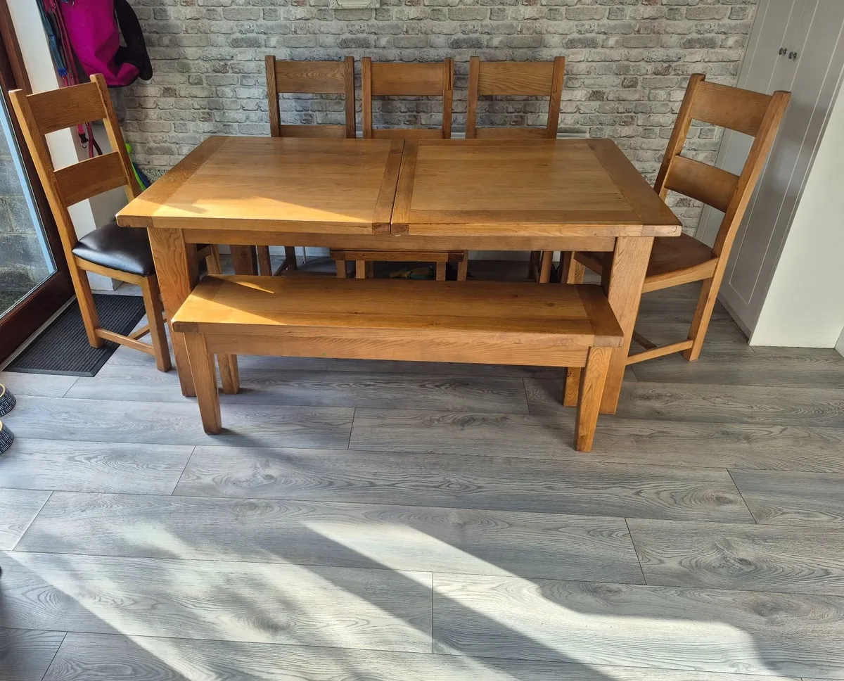 Kitchen table - Image 1