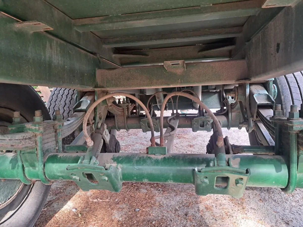 Grain / Flatbed Trailers - Image 2