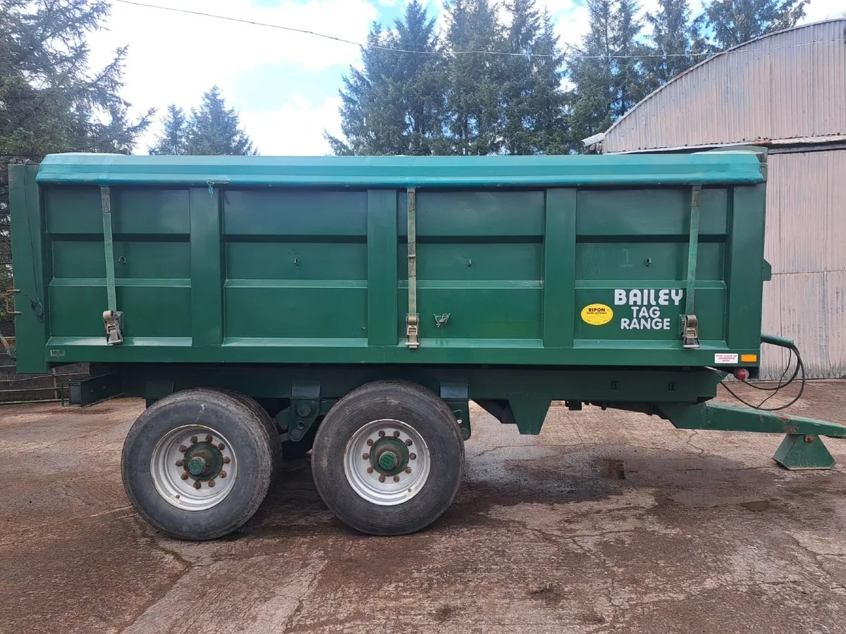 Grain / Flatbed Trailers - Image 1