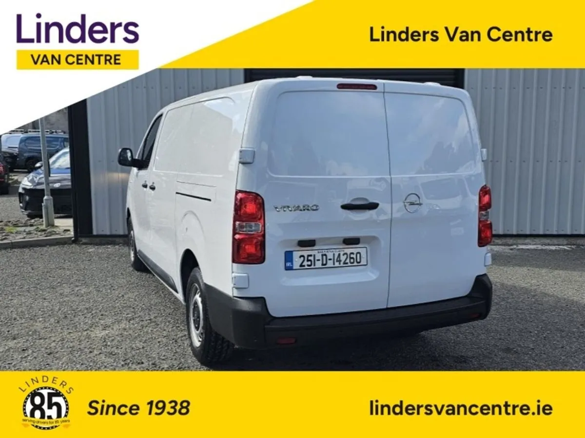 Opel Vivaro LWB - LOW KMS / PLY LINED - Image 4