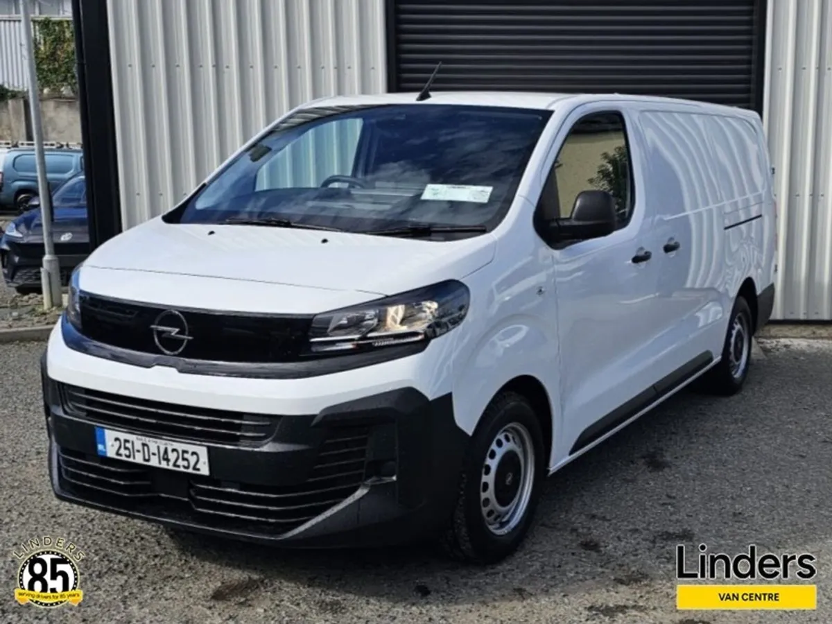 Opel Vivaro LWB - LOW KMS / PLY LINED - Image 2