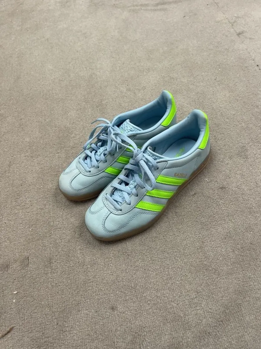 sports shoes - Image 3