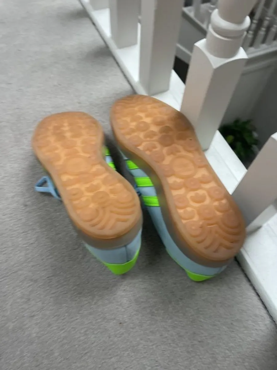 sports shoes - Image 4