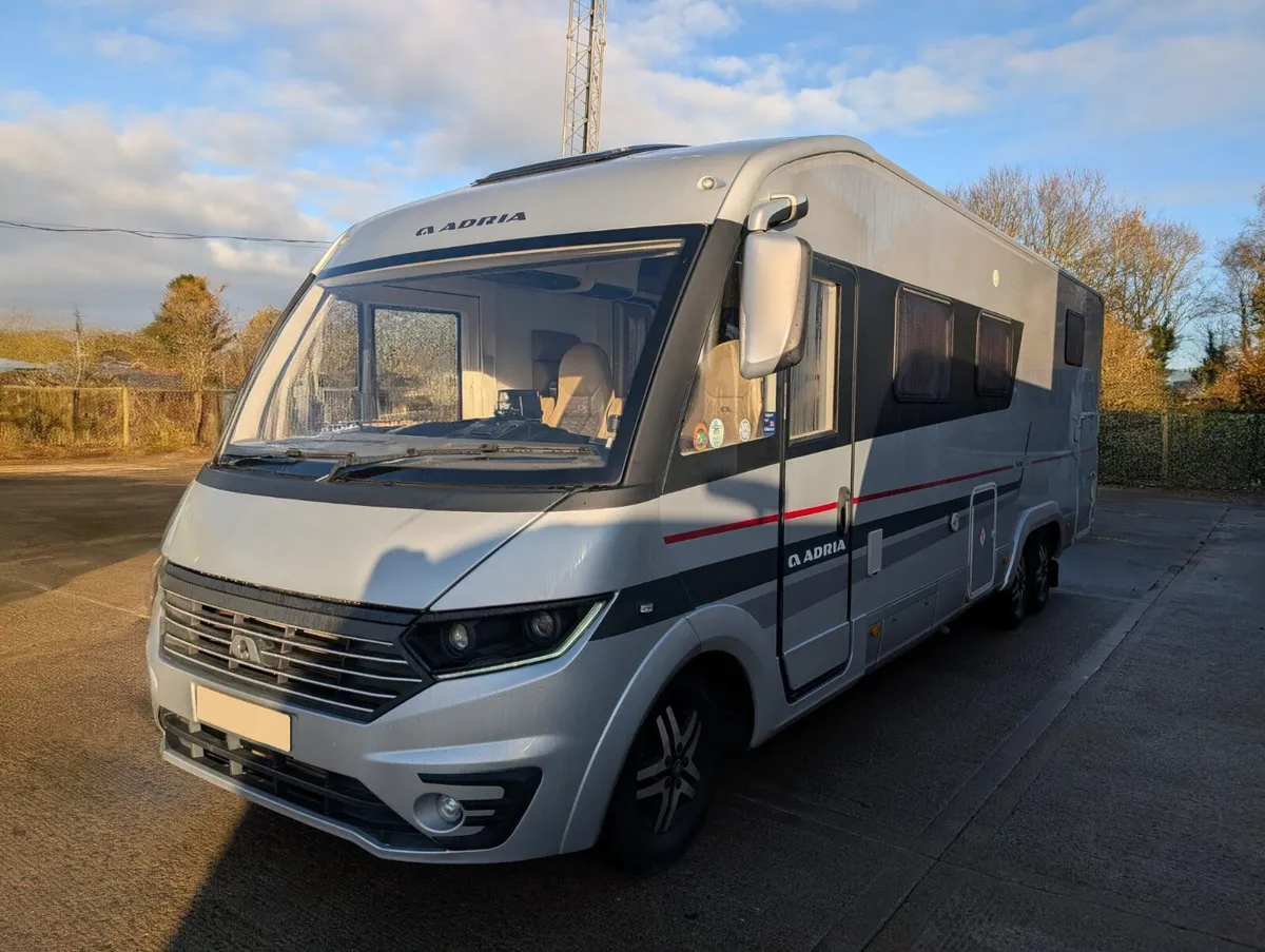 2017 ADRIA SONIC SUPREME 810 - Image 4