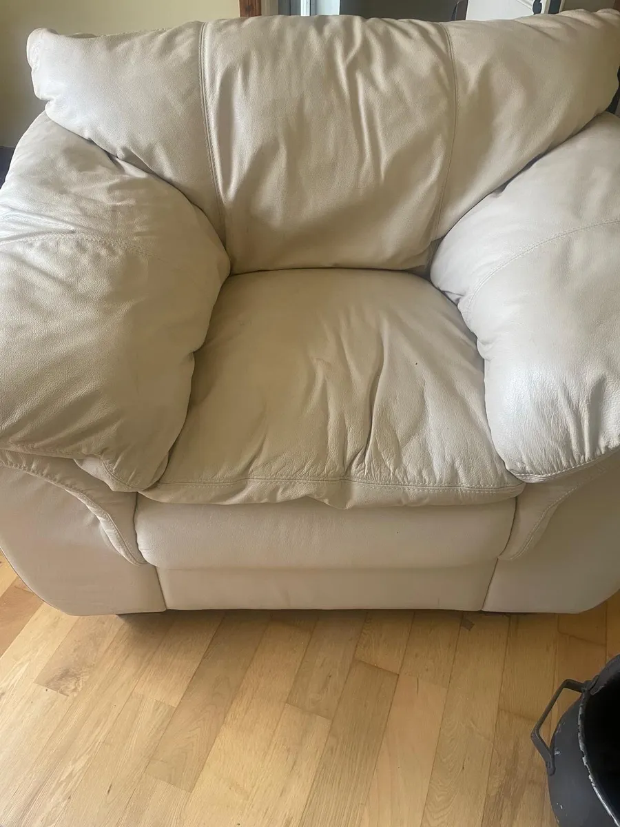Sofa and chairs - Image 2