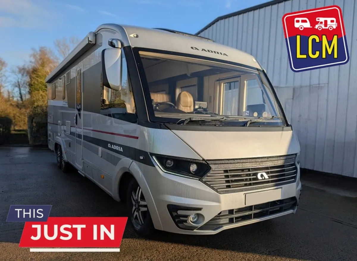 2017 ADRIA SONIC SUPREME 810 - Image 1