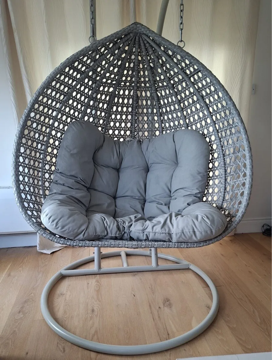 Egg seat - Image 1