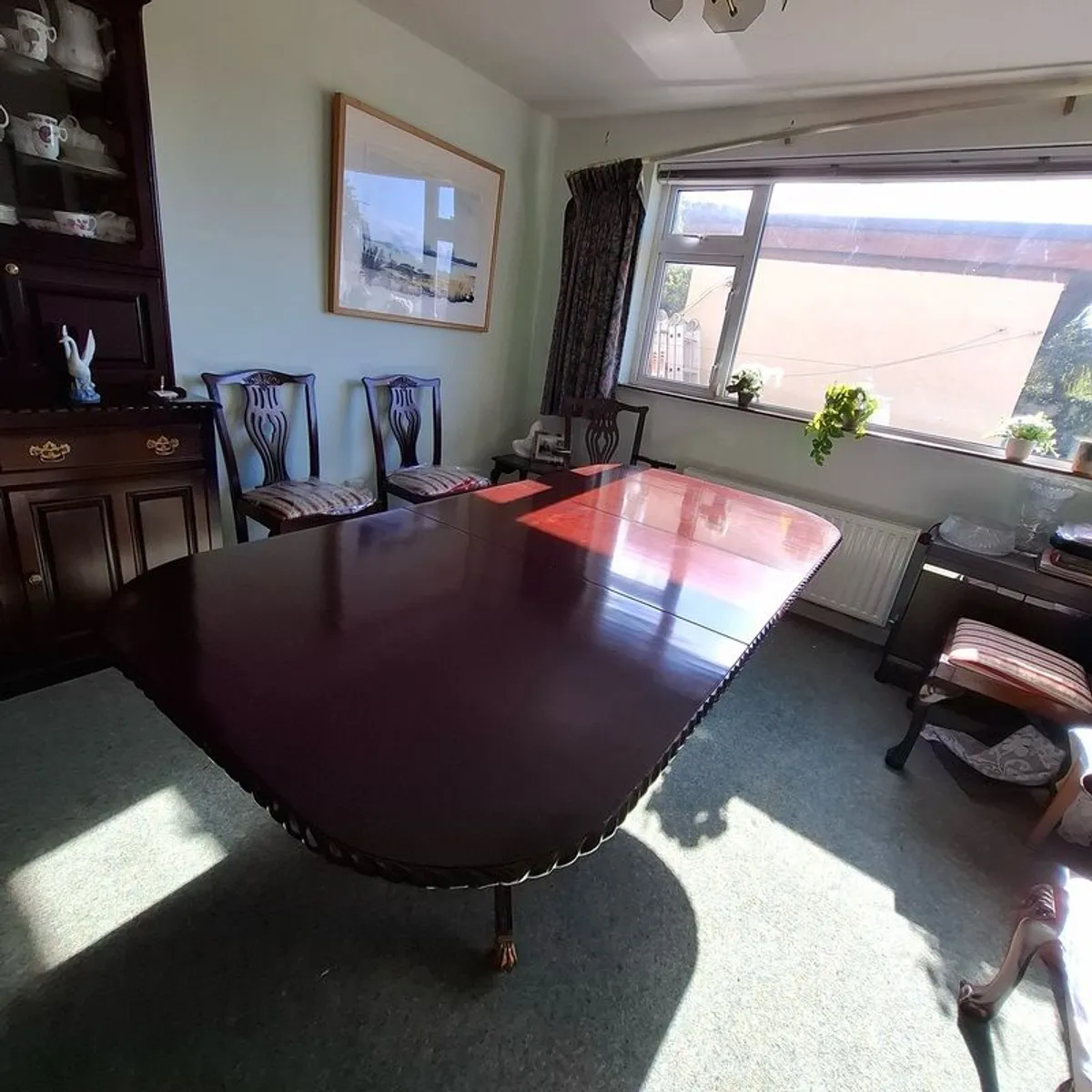 Hand carved Mahogany dinning table with 6 chairs - Image 3