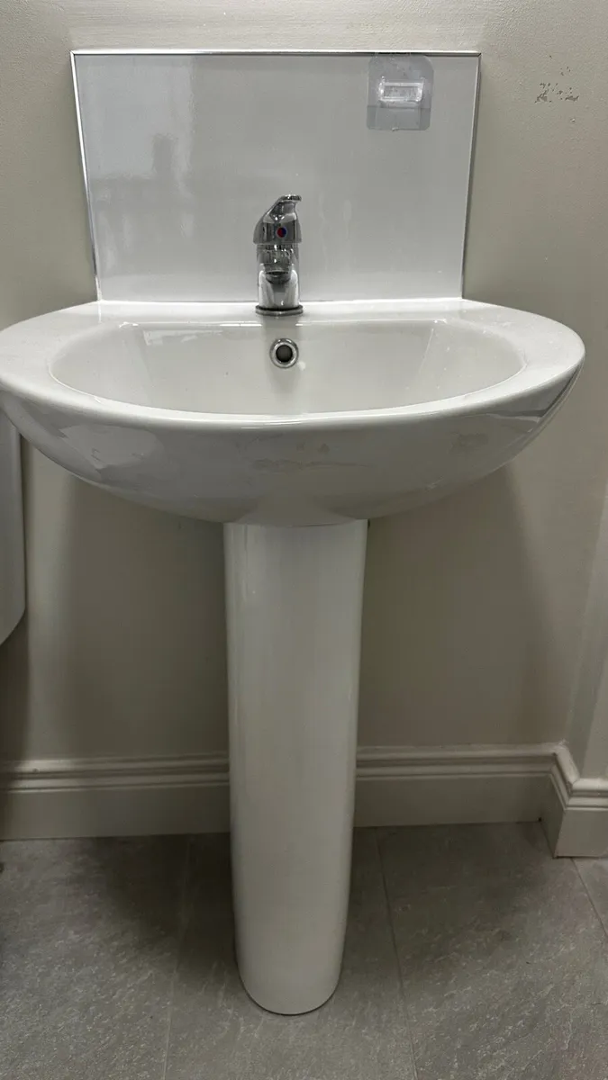 2 x Sonas pedestal bathroom basins. - Image 1