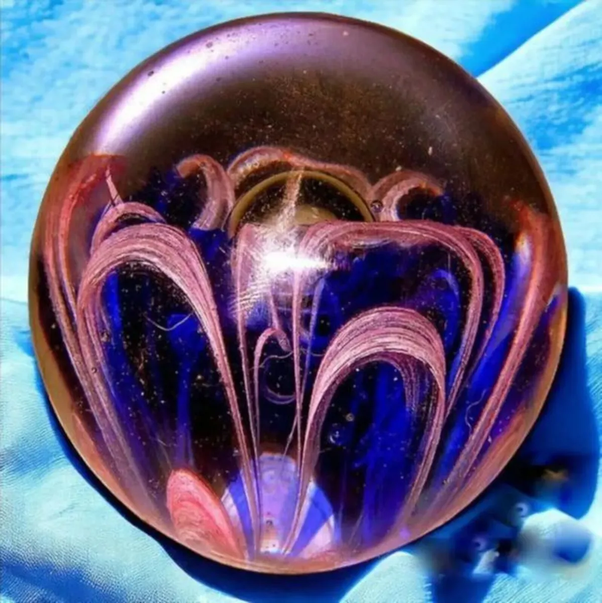 Vintage Harrods Art Glass Paperweight - Image 4