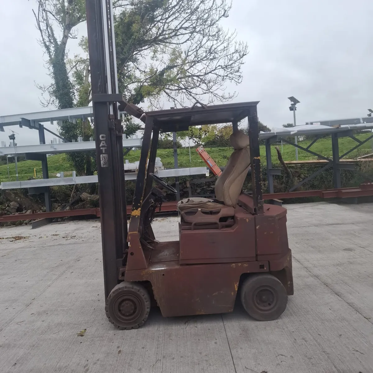 Forklift - Image 4