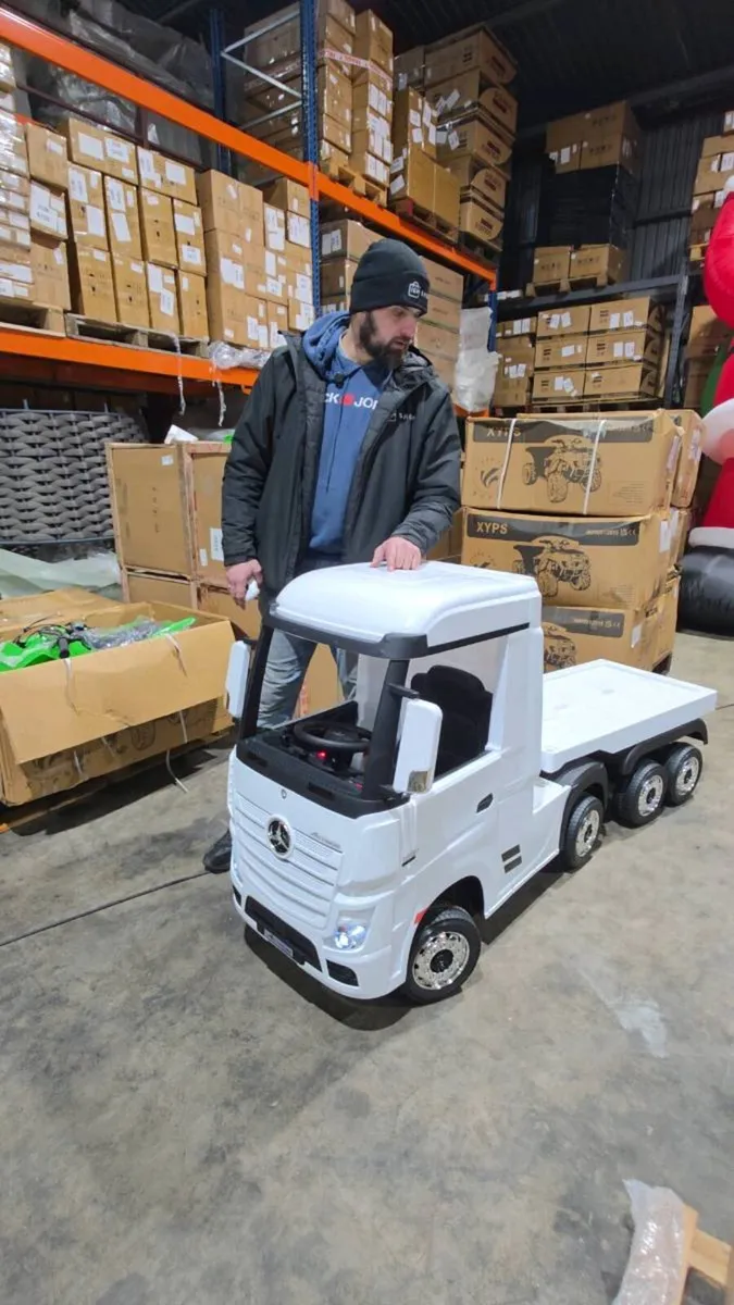Kids toys Mercedes Actros Truck brand new - Image 4