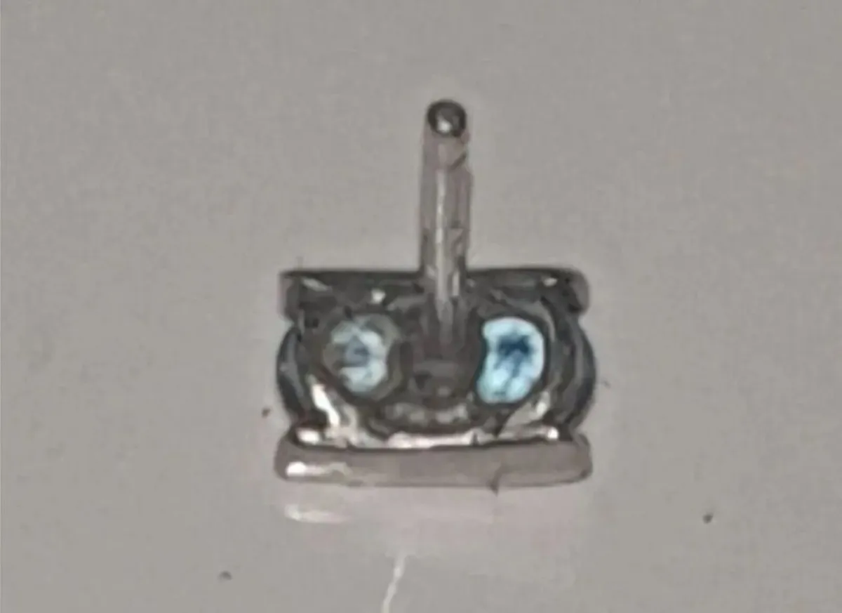 Single White Gold & Topaz Stud Earring Unisex - Image 2