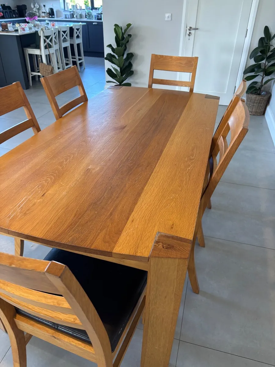 Solid oak Table & 6 chairs - Image 4