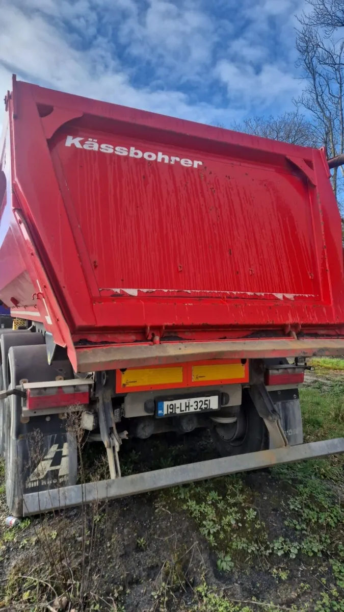 2018 kassbohrer tipping trailer - Image 3