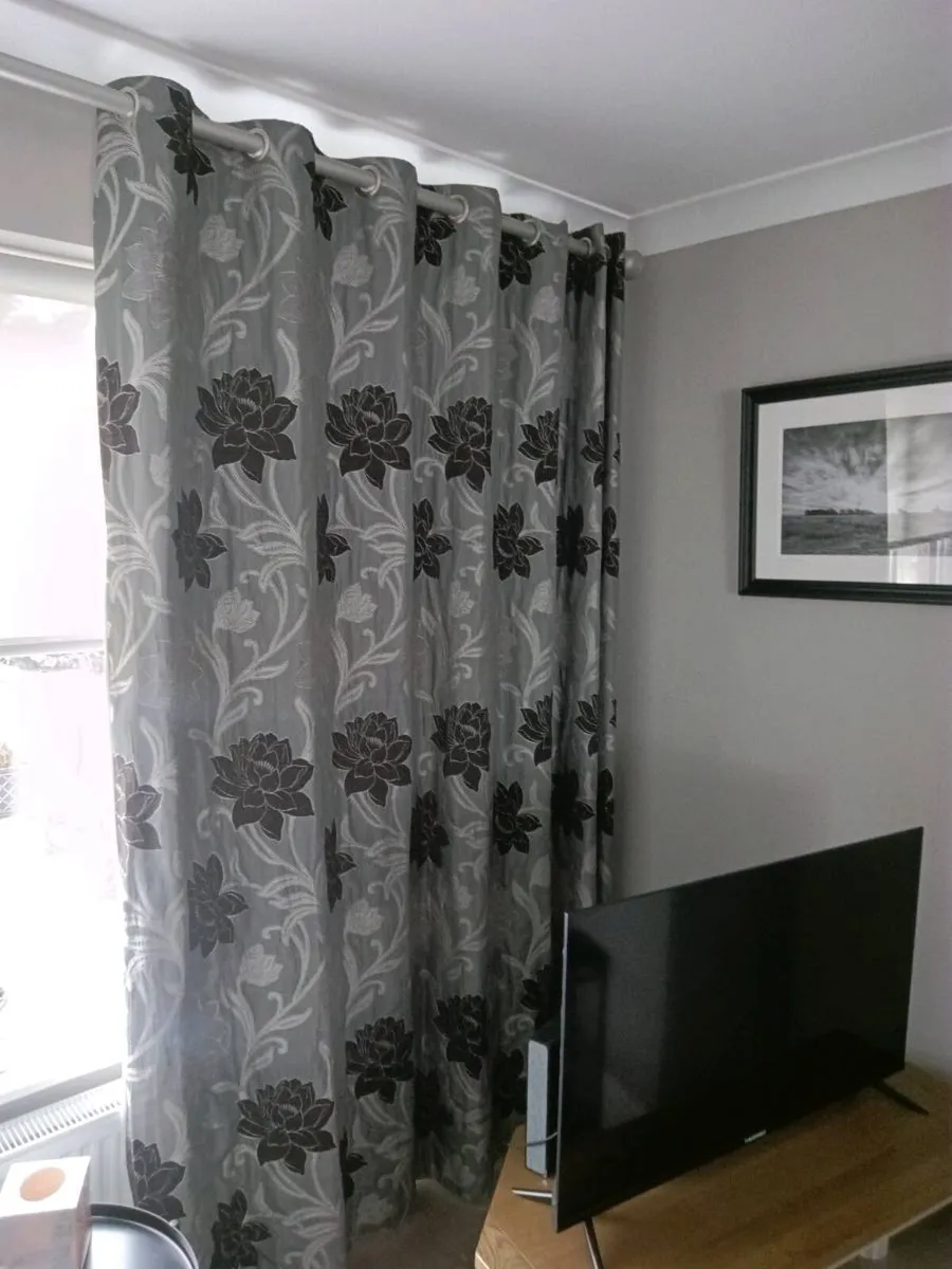 Curtains - Image 1