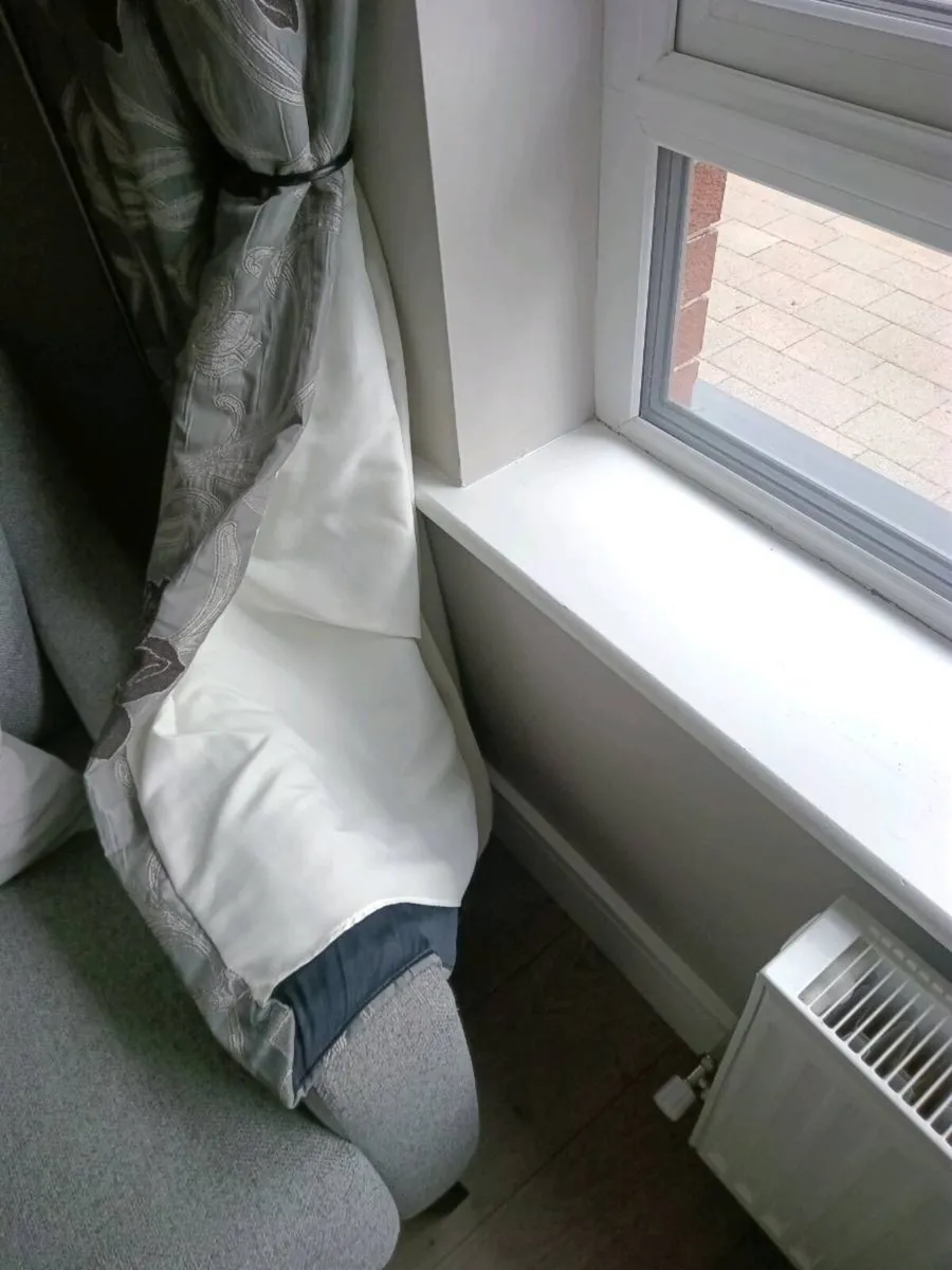 Curtains - Image 4