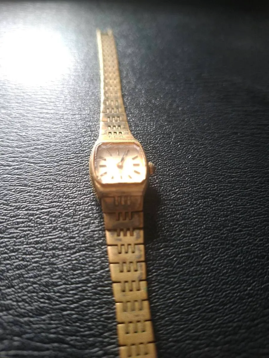 Lovely Vintage 1980's Ladie's Citizen Watch - Image 4