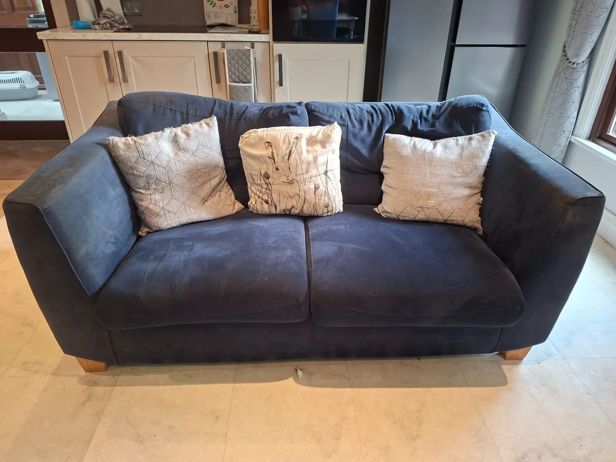 Couch - Image 2