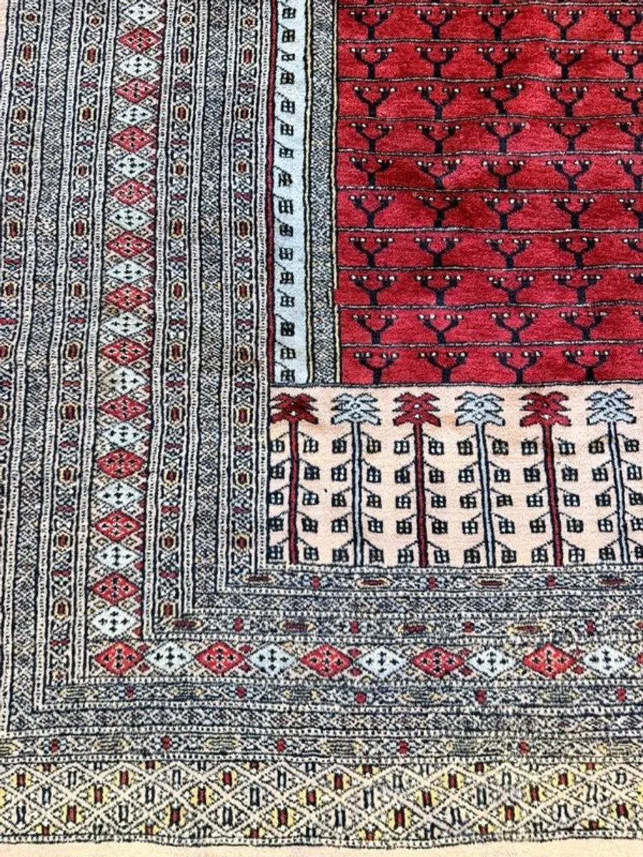 Fine Hand-Knotted Vintage Pakistani Rug - Image 3