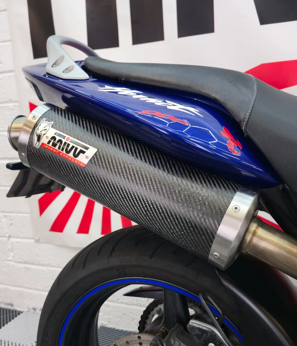 2002 honda CB900 Hornet - Image 3