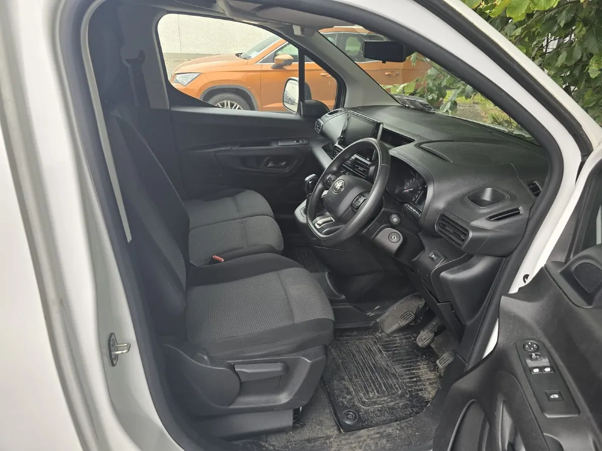 Toyota Proace 2021 - Image 2