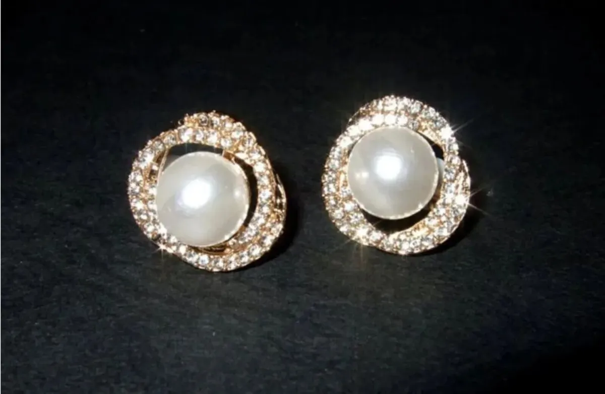 Vintage Harrods Clip-On Earrings – Unworn / New - Image 3