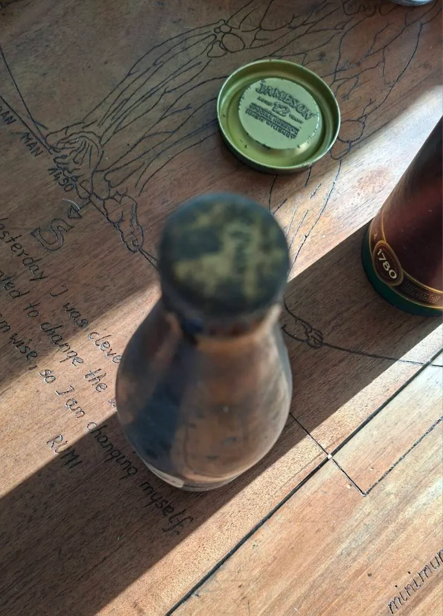 Vintage bottle GUINNESS [FULL] - Image 2