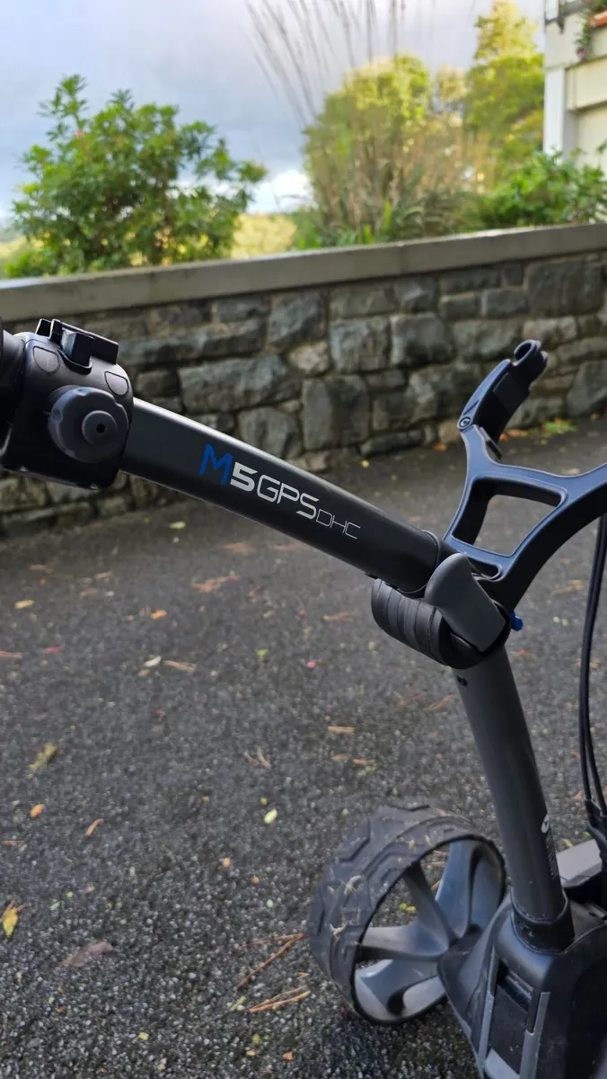 Motocaddy M5 GPS DHC Ultra 2024 - Image 3