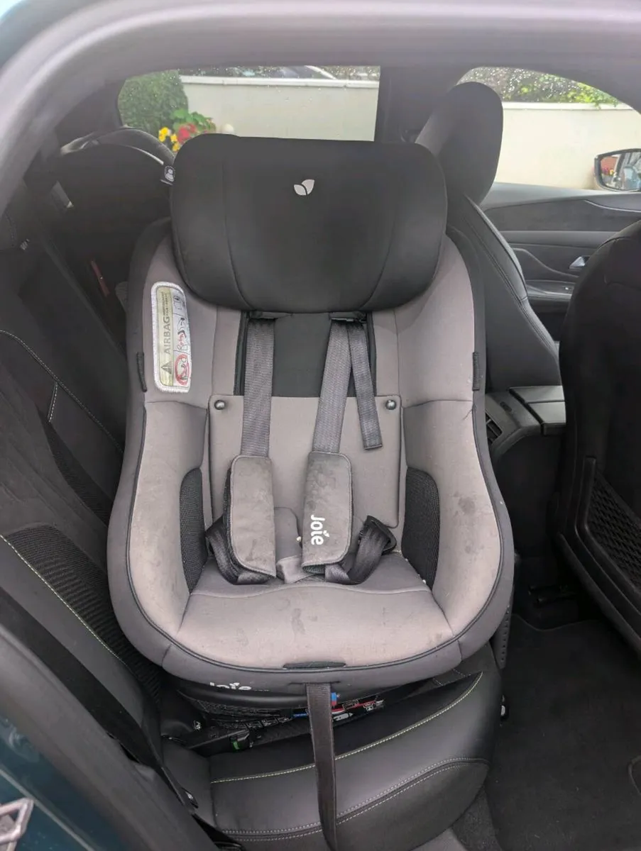 Joie 360 spin carseat