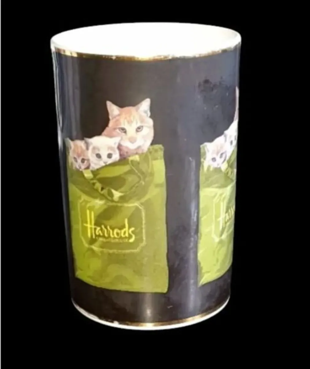 Pristine Vintage Harrods Knightsbridge Mug - Image 3