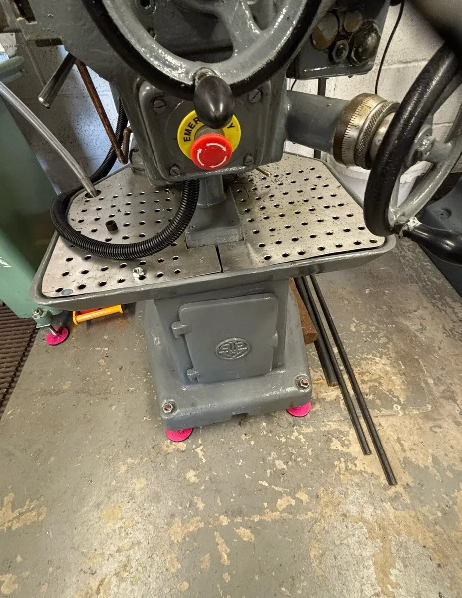 HORIZONTAL VERTICAL MILLER POWET FEED 240 v - Image 4
