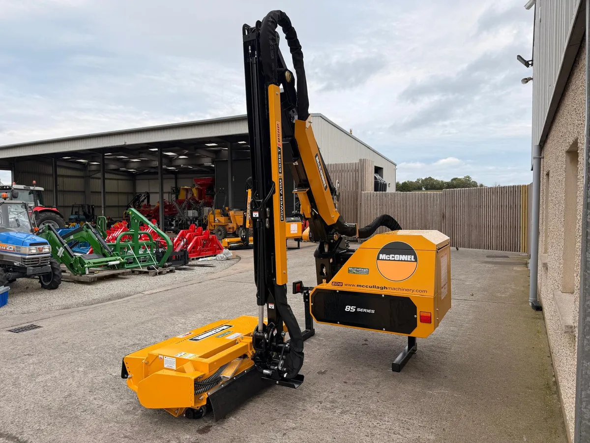 New McConnel PA6585T Hedgecutter - Image 3